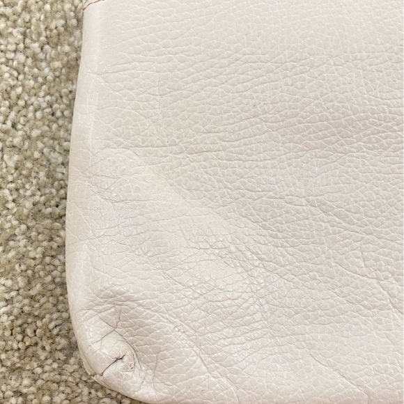 Prune ivory 100% pebble leather purse with zipper closure contrast tan buckles - Picture 9 of 9